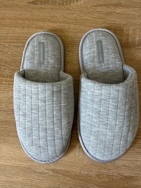 Victoria's Secret Quilted Light Gray Slide Slippers